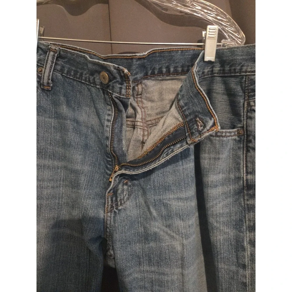 Levis 514 Straight Fit Blue‎ Denim Jeans, Men's Medium Wash, 5 Pocket Zip Fly
